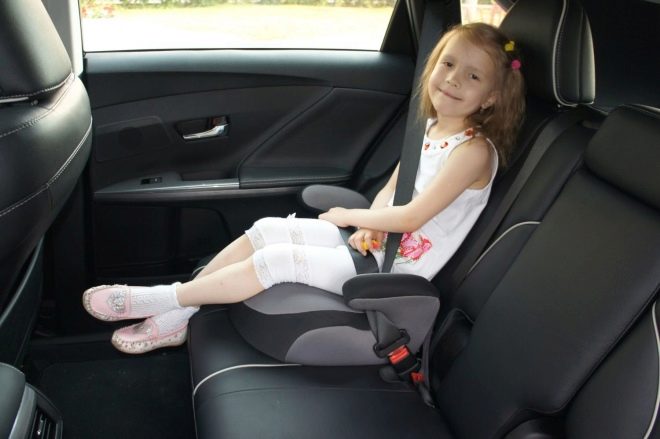 Как правильно выбрать бустер для детей в машину?