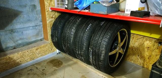 Как правильно хранить шины без дисков: в гараже, на балконе зимой